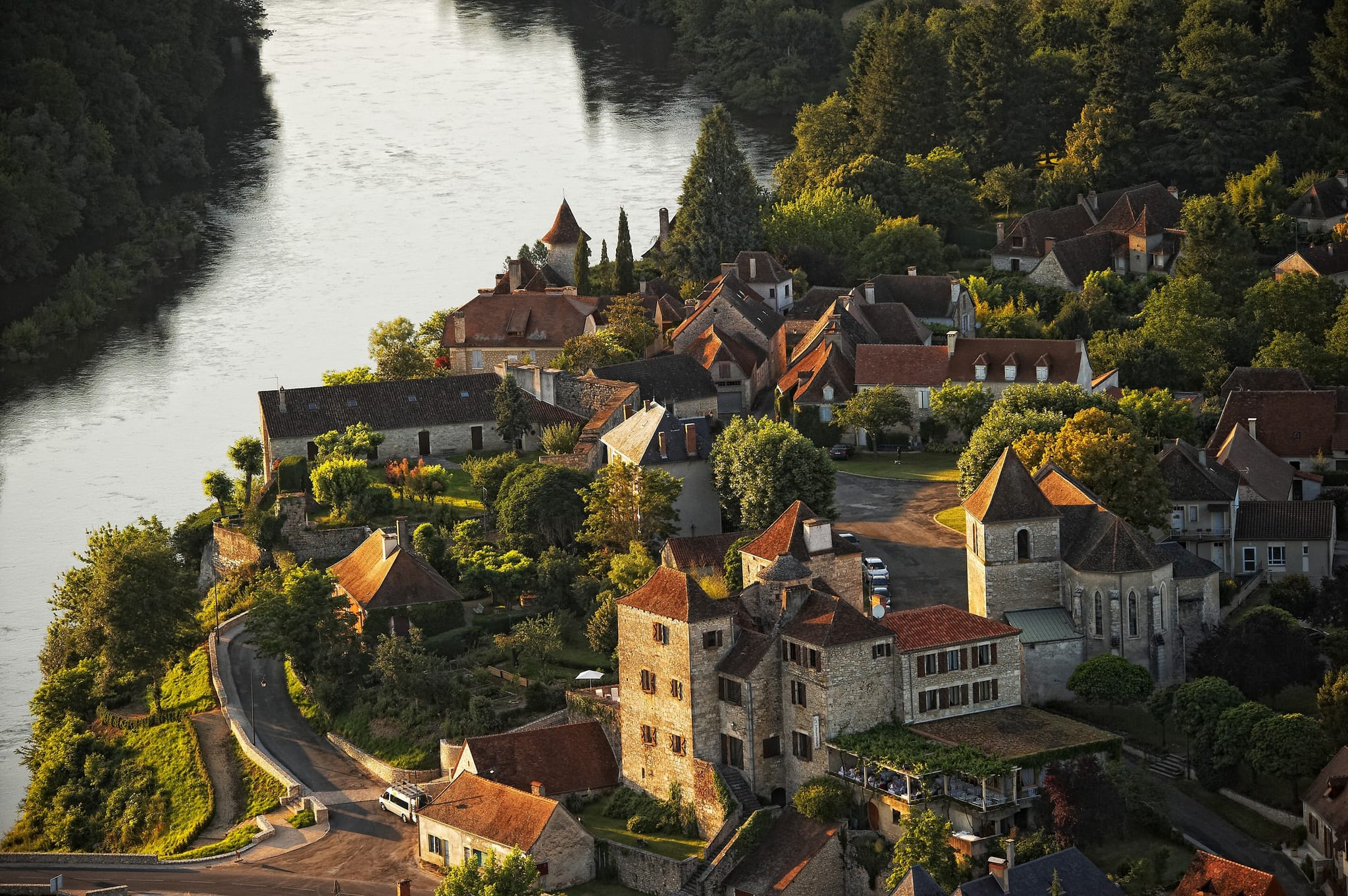 Village médiéval au bord de la rivière, Hôtel de charme dans le Lot, Maison Borrèze