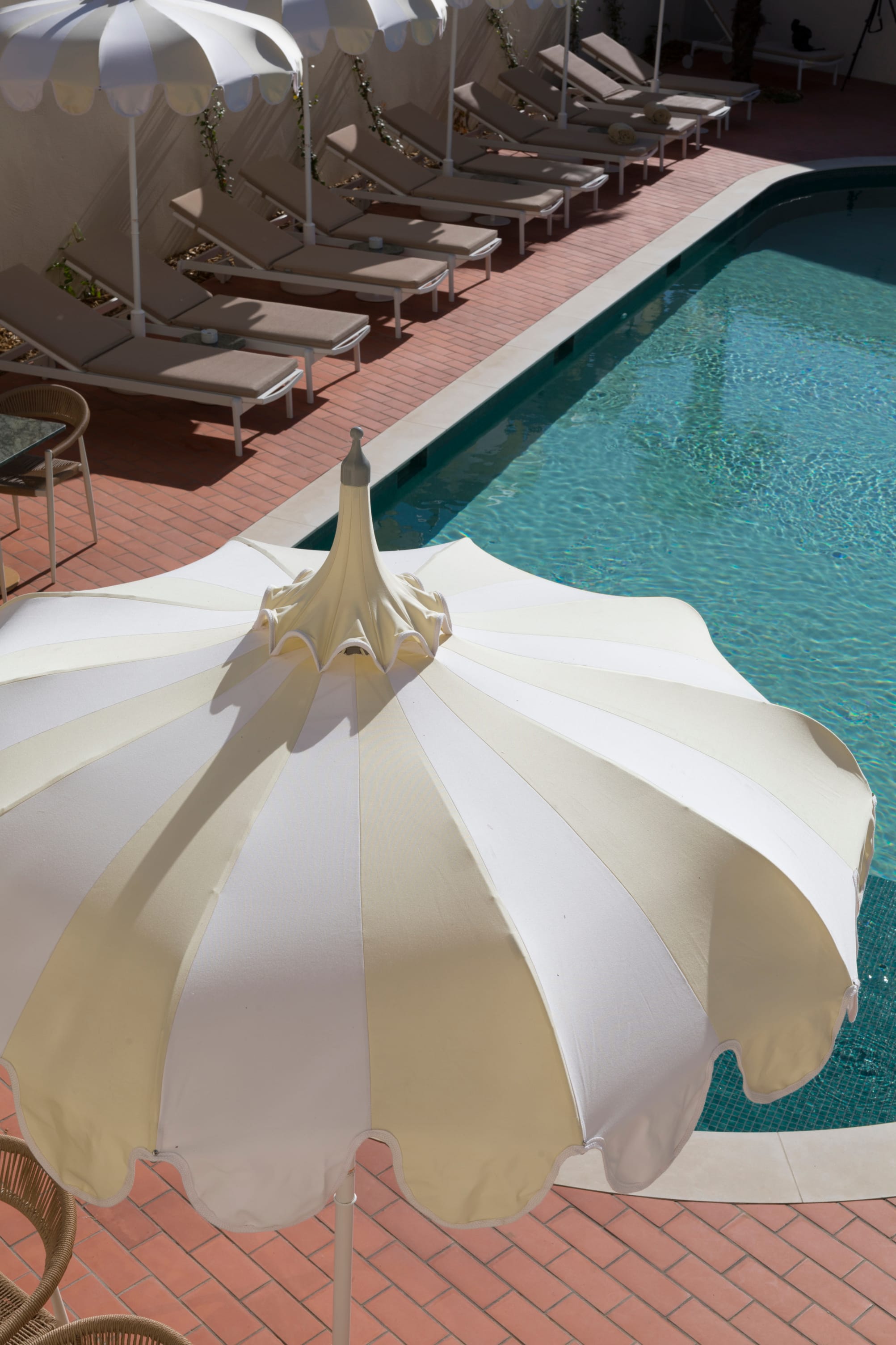 maison borreze pool 01